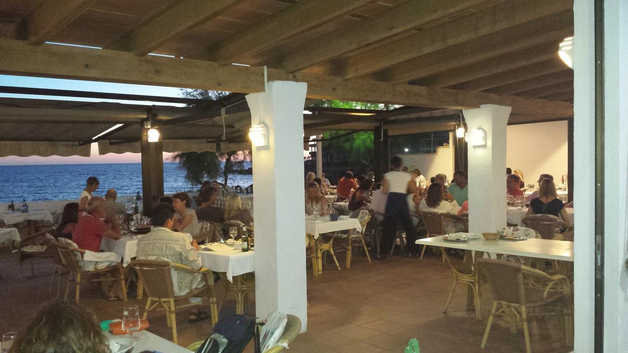 Hostal Restaurante Playa 콜로니아 산트 호르디 외부 사진