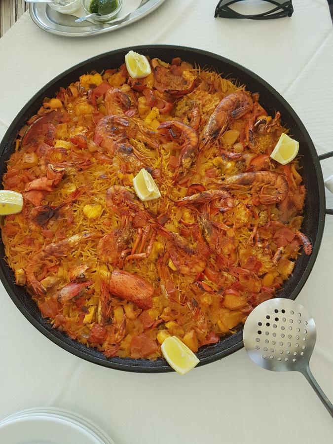 Hostal Restaurante Playa 콜로니아 산트 호르디 외부 사진
